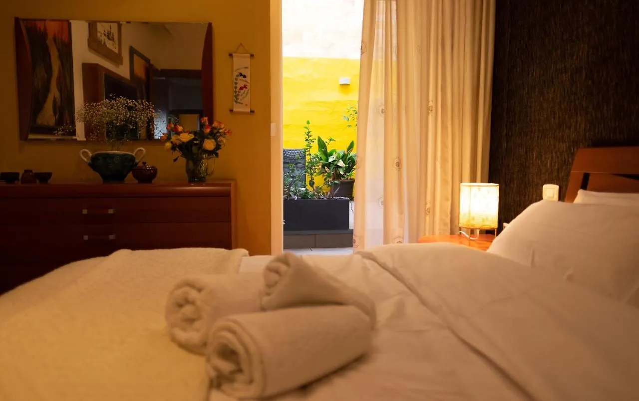 Valletta Collection - Merchant Str Apartment With Large Yard